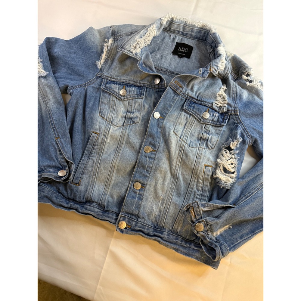 Almost Famous Distressed Denim Jacket Light‎ Wash Blue Ripped Trucker Women's L